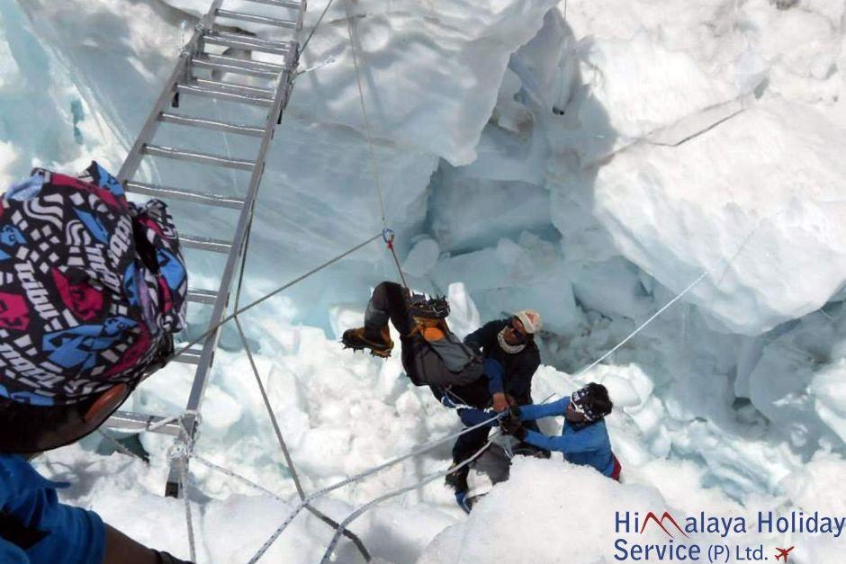 Everest trek updates with avalances killed sherpa guides